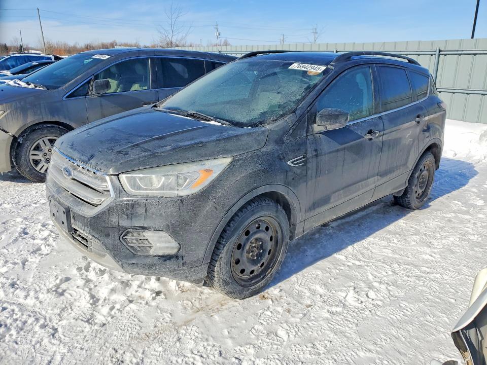 76942945 :رقم المزاد ، 1FMCU9GD1HUD21544 vin ، 2017 Ford Escape Se مزاد بيع