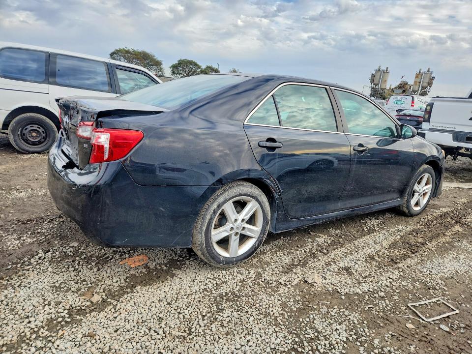 77419195 :رقم المزاد ، 4T1BF1FK4EU385905 vin ، 2014 Toyota Camry مزاد بيع