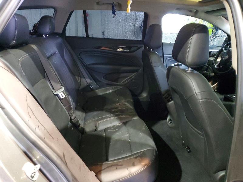 77280245 :رقم المزاد ، W04GV8SX3J1106103 vin ، 2018 Buick Regal Tourx مزاد بيع
