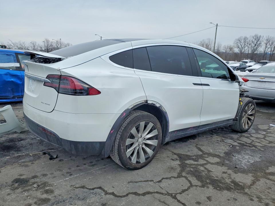Продажа на аукционе авто 2019 Tesla Model X, vin: 5YJXCDE21KF196090, номер лота: 76147955