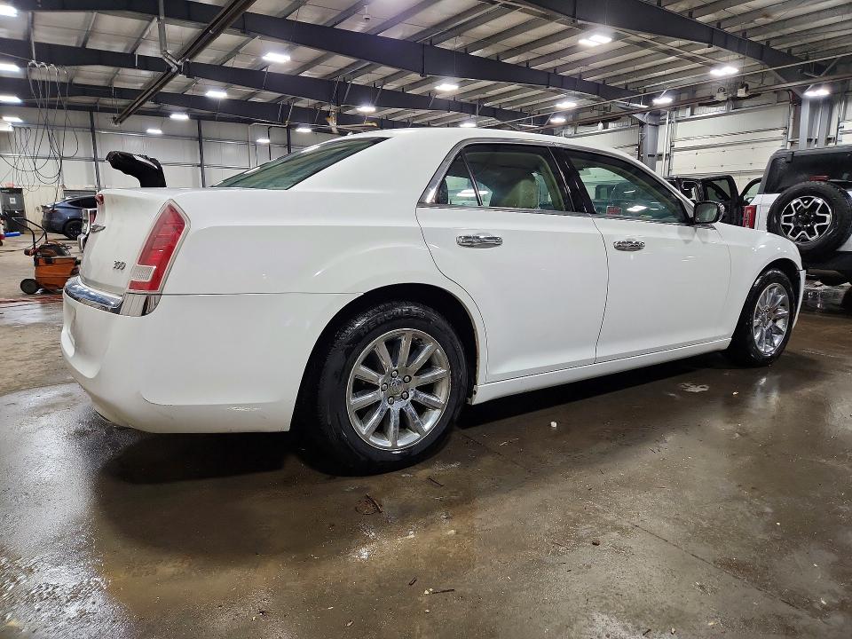76465995 :رقم المزاد ، 2C3CA5CG7BH595402 vin ، 2011 Chrysler 300 مزاد بيع