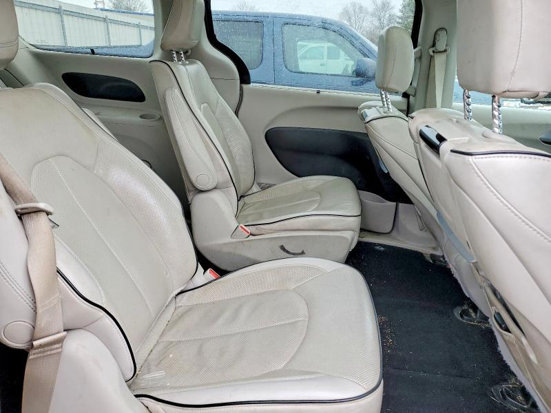 76552215 :رقم المزاد ، 2C4RC1N78JR258297 vin ، 2018 Chrysler Pacifica مزاد بيع