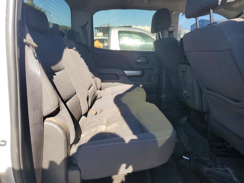 Продажа на аукционе авто 2018 Chevrolet Silverado, vin: 3GCUKREC7JG198205, номер лота: 75594015