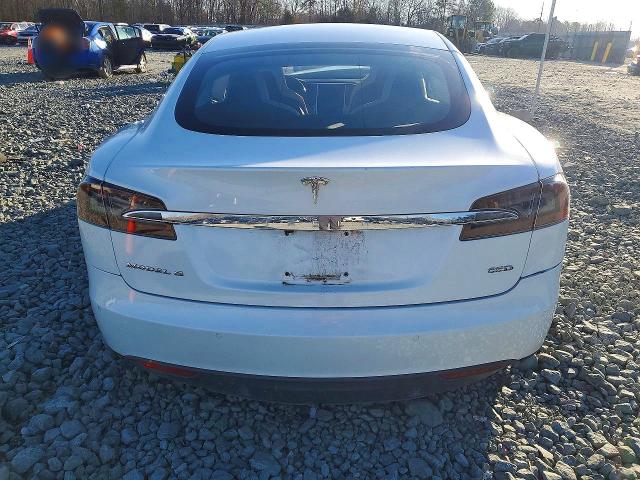 2015 Tesla Model S მანქანა იყიდება აუქციონზე, vin: 5YJSA4H21FFP77395, აუქციონის ნომერი: 78440665