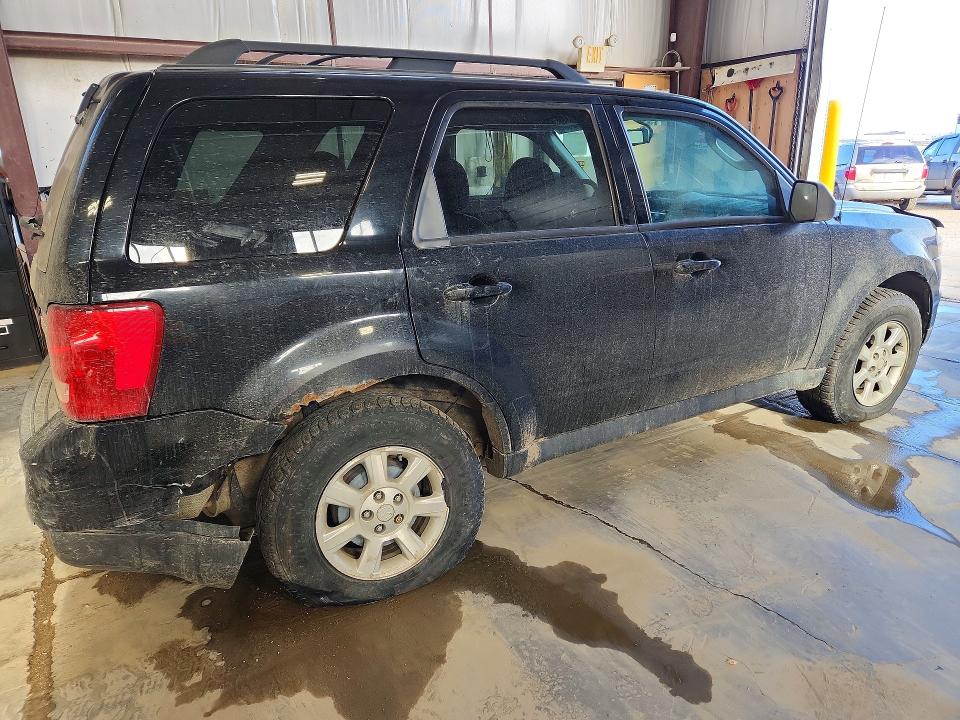 76899405 :رقم المزاد ، 4F2CY9GG1AKM05223 vin ، 2010 Mazda Tribute مزاد بيع