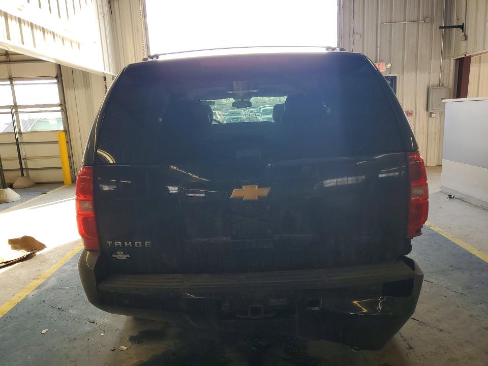 76805105 :رقم المزاد ، 1GNSKBE02DR135562 vin ، 2013 Chevrolet Tahoe مزاد بيع