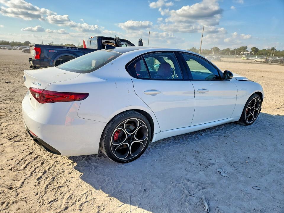 2023 Alfa Romeo Giulia მანქანა იყიდება აუქციონზე, vin: ZARFAMBN6P7669663, აუქციონის ნომერი: 76124915