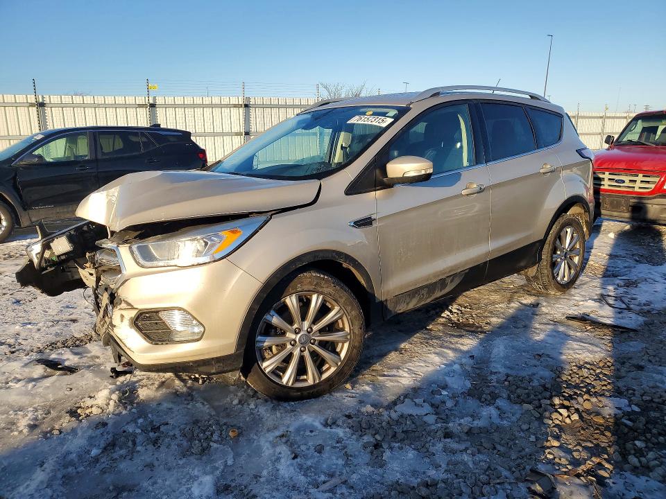 2017 Ford Escape მანქანა იყიდება აუქციონზე, vin: 1FMCU0JD7HUC94564, აუქციონის ნომერი: 76157315