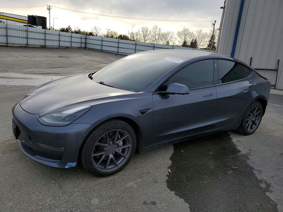 2021 Tesla Model 3 მანქანა იყიდება აუქციონზე, vin: 5YJ3E1EB3MF003643, აუქციონის ნომერი: 78106225