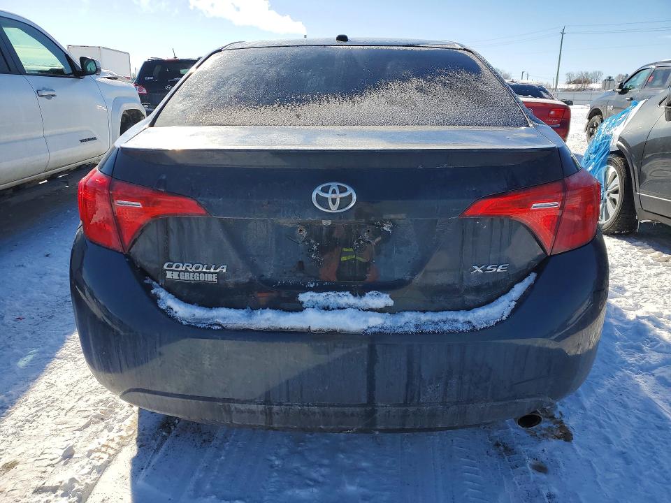 77179875 :رقم المزاد ، 2T1BURHE2JC074223 vin ، 2018 Toyota Corolla مزاد بيع