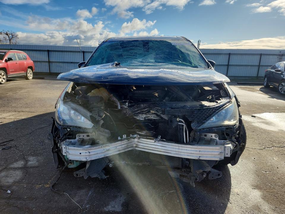 Auction sale of the 2017 Chrysler Pacifica, vin: 2C4RC1DG6HR529241, lot number: 77601105
