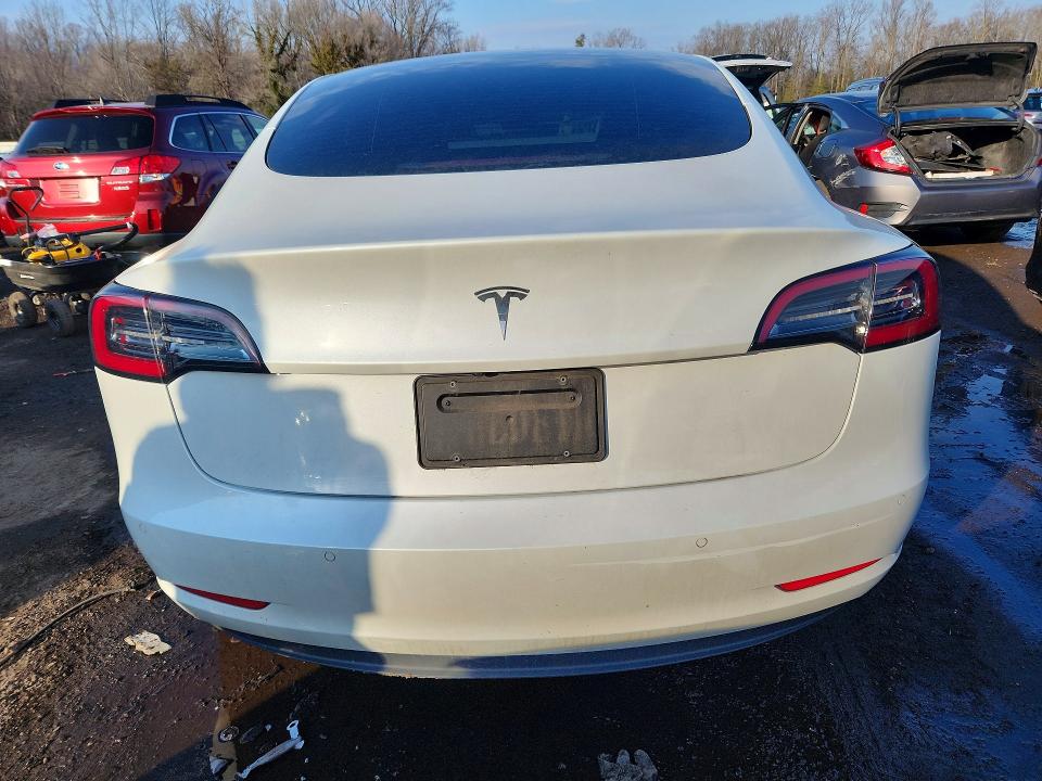78992355 :رقم المزاد ، 5YJ3E1EA0NF306470 vin ، 2022 Tesla Model 3 مزاد بيع