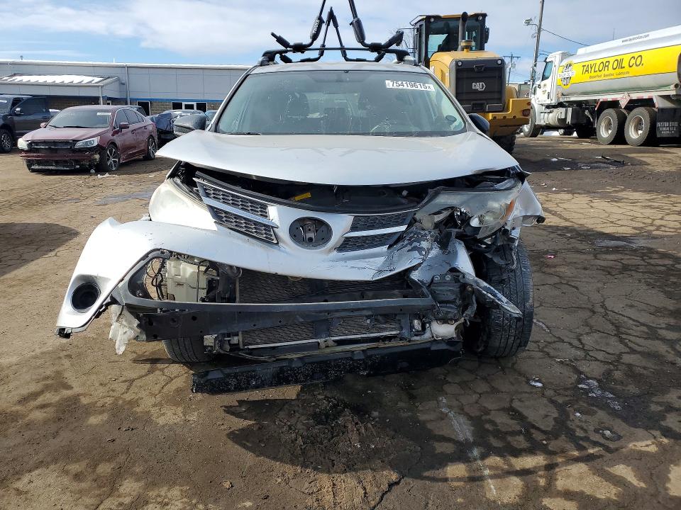 75419615 :رقم المزاد ، 2T3BFREV3FW326914 vin ، 2015 Toyota Rav4 مزاد بيع