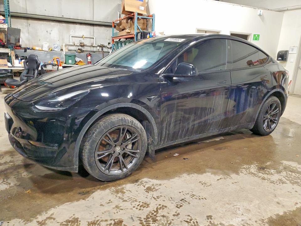 77228665 :رقم المزاد ، 7SAYGDED1RF096014 vin ، 2024 Tesla Model Y مزاد بيع
