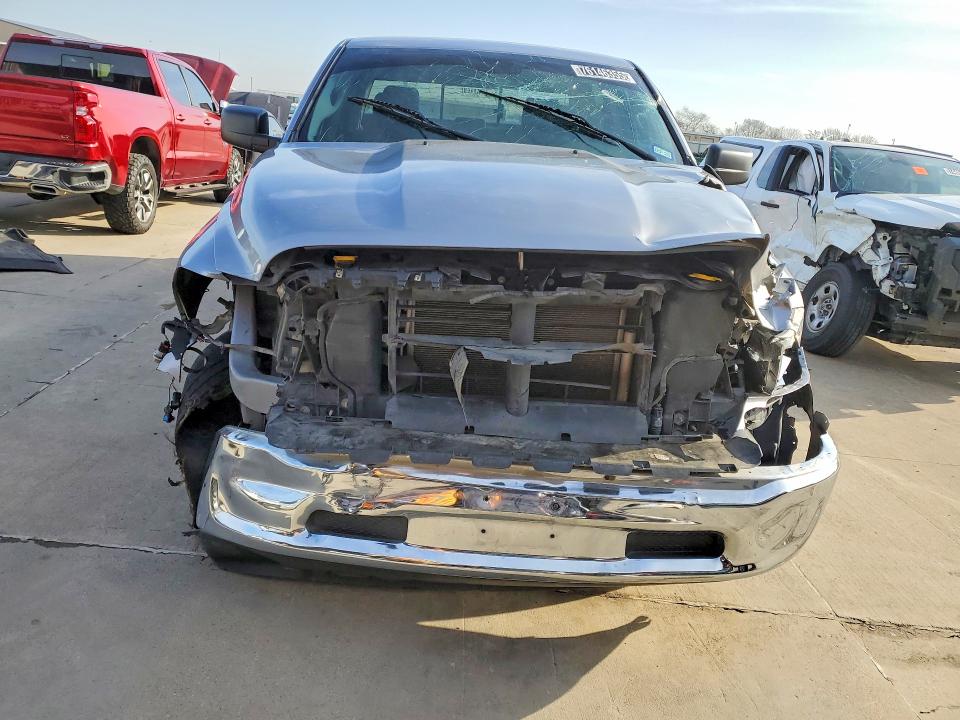76146355 :رقم المزاد ، 1C6RR6TT2KS728309 vin ، 2019 Ram 1500 Classic مزاد بيع
