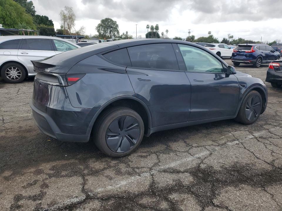 76236235 :رقم المزاد ، 7SAYGDED1TF396076 vin ، 2026 Tesla Model Y مزاد بيع