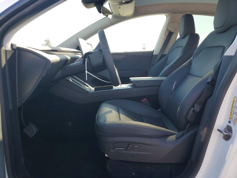 78685185 :رقم المزاد ، 7SAYGDEE4TF526263 vin ، 2026 Tesla Model Y مزاد بيع