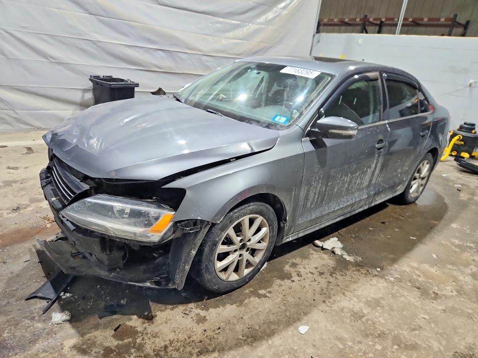 77183295 :رقم المزاد ، 3VWDX7AJ4DM260222 vin ، 2013 Volkswagen Jetta مزاد بيع