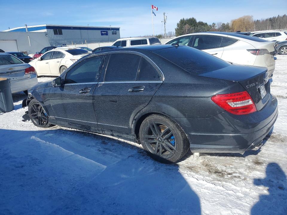 2013 Mercedes-benz C მანქანა იყიდება აუქციონზე, vin: WDDGF8AB2DA880202, აუქციონის ნომერი: 98395705