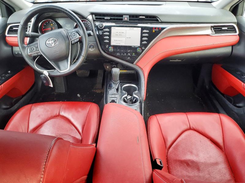 78484075 :رقم المزاد ، 4T1B61HK2JU117829 vin ، 2018 Toyota Camry مزاد بيع