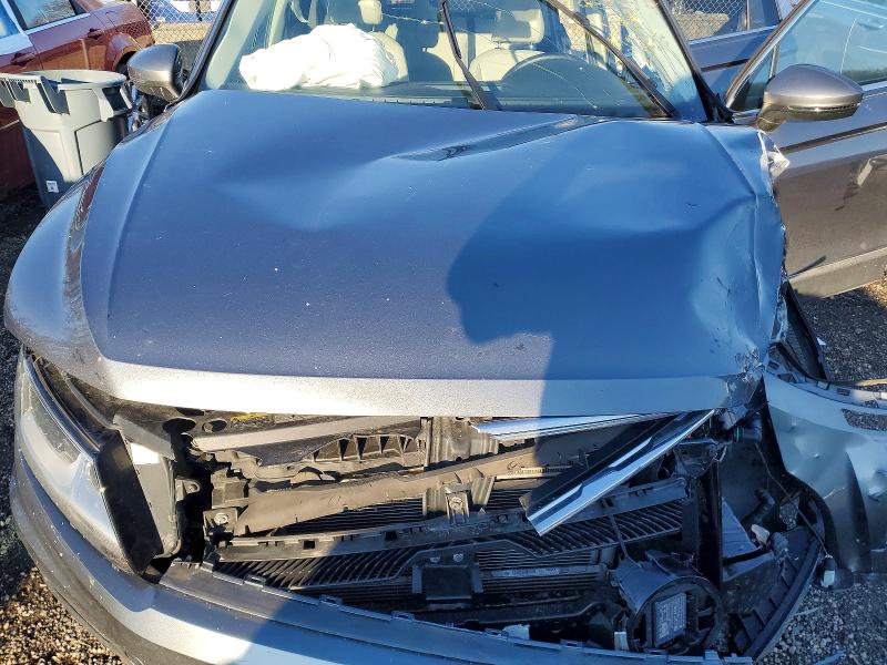 77811545 :رقم المزاد ، 3VV2B7AX2JM157875 vin ، 2018 Volkswagen Tiguan مزاد بيع