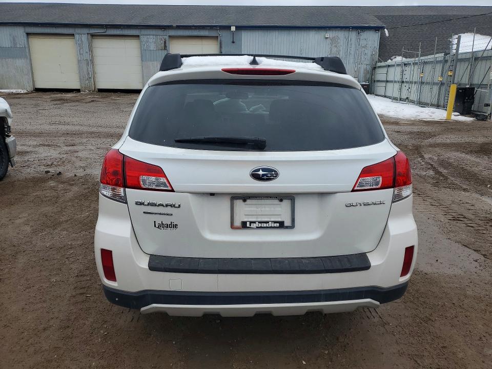 75849665 :رقم المزاد ، 4S4BRCLC1E3264223 vin ، 2014 Subaru Outback مزاد بيع