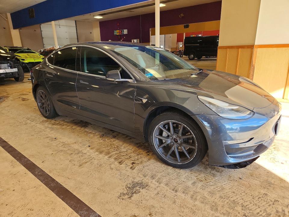 Продажа на аукционе авто 2018 Tesla Model 3, vin: 5YJ3E1EB6JF116823, номер лота: 76277275