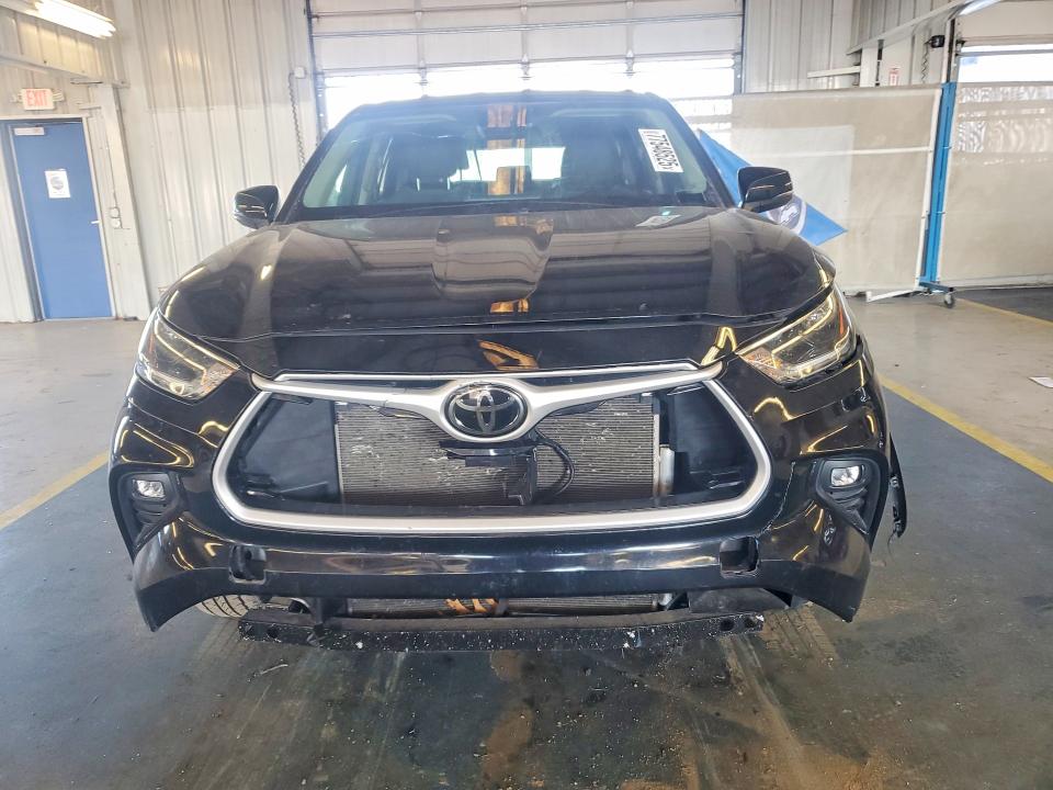 77548525 :رقم المزاد ، 5TDBZRBH6MS115419 vin ، 2021 Toyota Highlander مزاد بيع