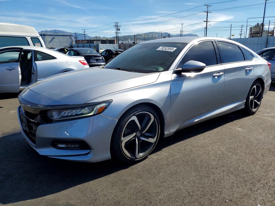 79252555 :رقم المزاد ، 1HGCV1F3XJA056448 vin ، 2018 Honda Accord مزاد بيع