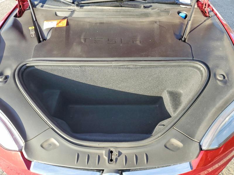 78358555 :رقم المزاد ، 5YJSA1E28JF262664 vin ، 2018 Tesla Model S مزاد بيع