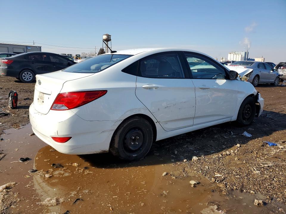 2015 Hyundai Accent მანქანა იყიდება აუქციონზე, vin: KMHCT4AE8FU926892, აუქციონის ნომერი: 76966335