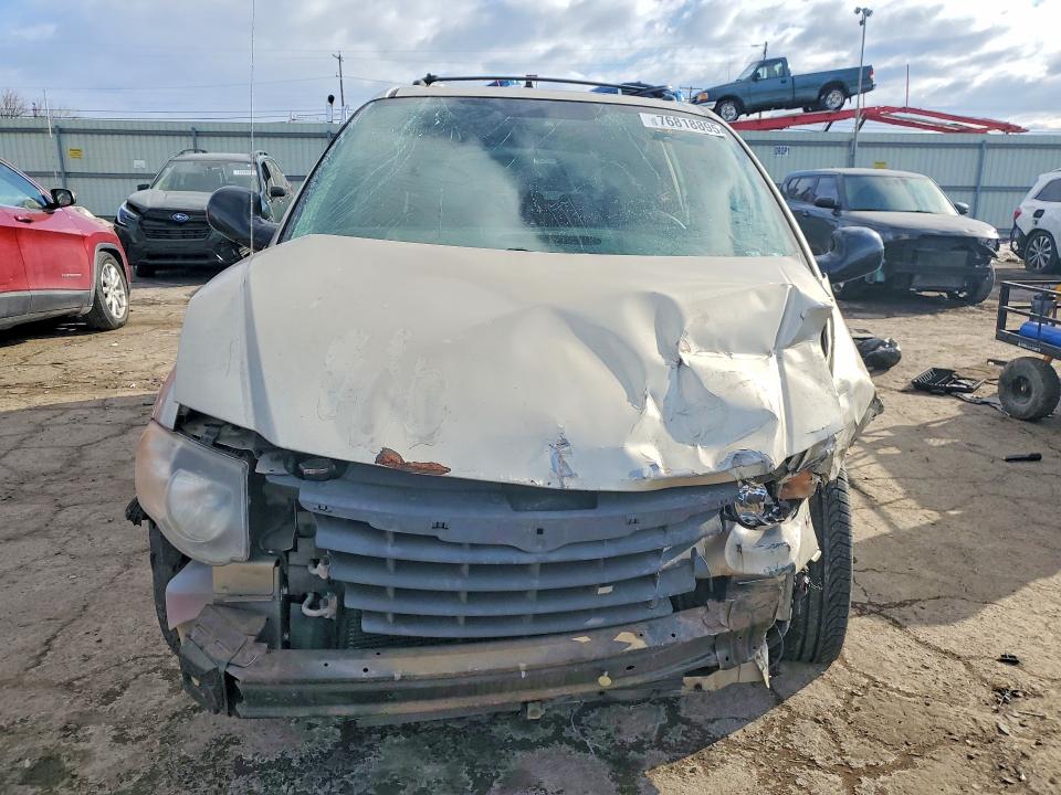 2005 Chrysler Town & Country მანქანა იყიდება აუქციონზე, vin: 2C4GP54L95R289730, აუქციონის ნომერი: 76818895