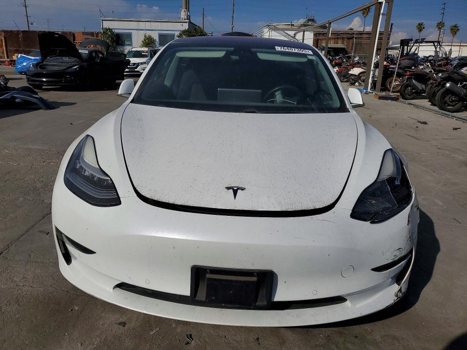 76407305 :رقم المزاد ، 5YJ3E1EA5JF023329 vin ، 2018 Tesla Model 3 مزاد بيع