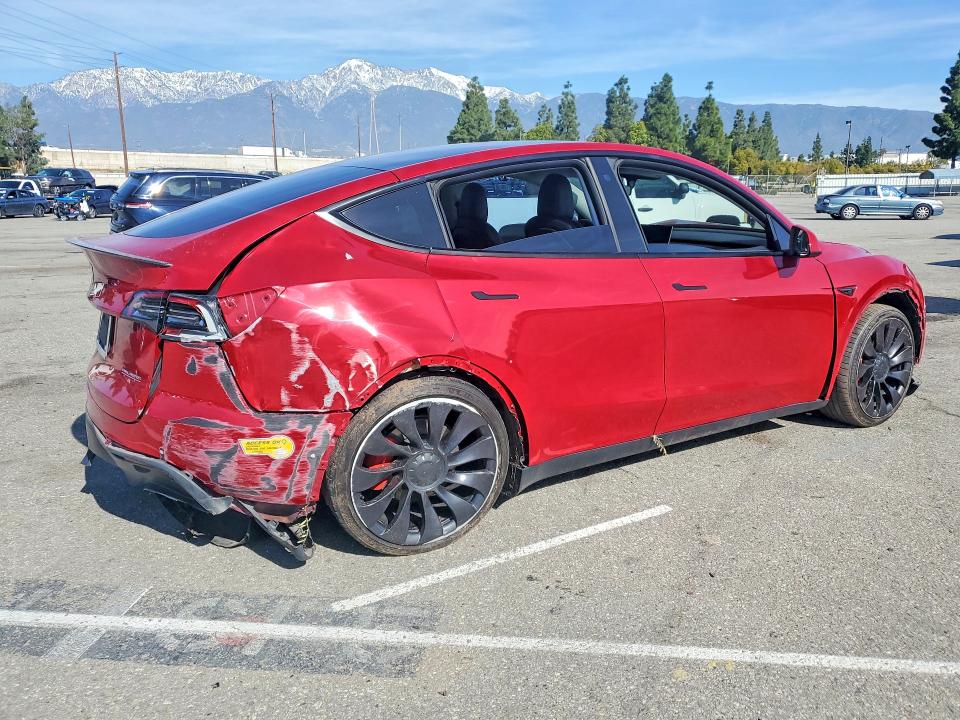 78633755 :رقم المزاد ، 7SAYGDEFXNF406866 vin ، 2022 Tesla Model Y مزاد بيع