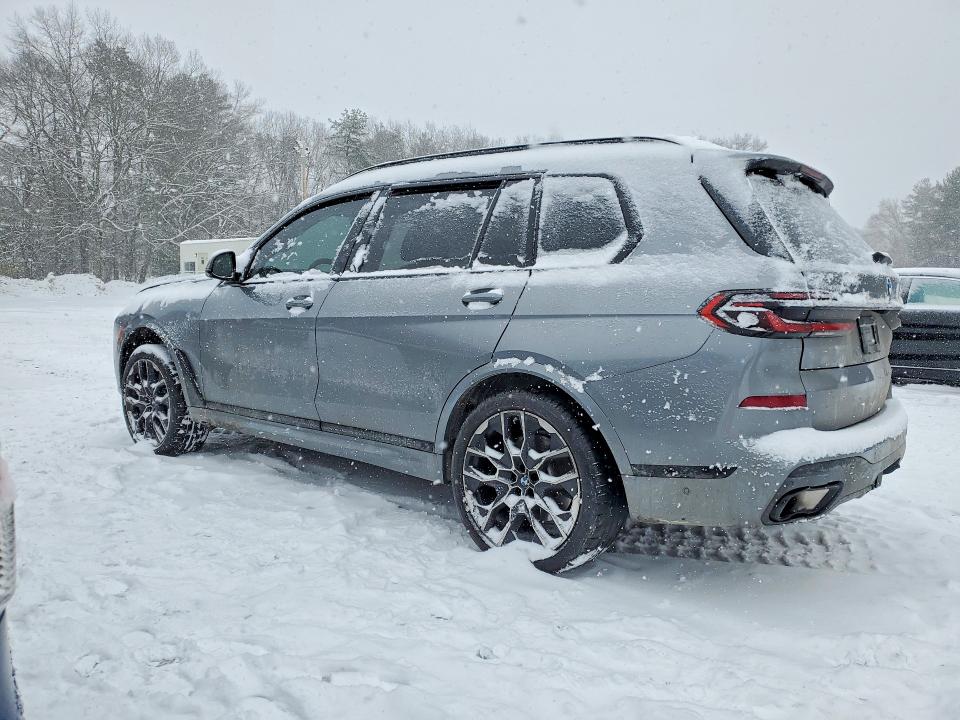 76629765 :رقم المزاد ، 5UX23EM06R9U62884 vin ، 2024 Bmw X7 مزاد بيع