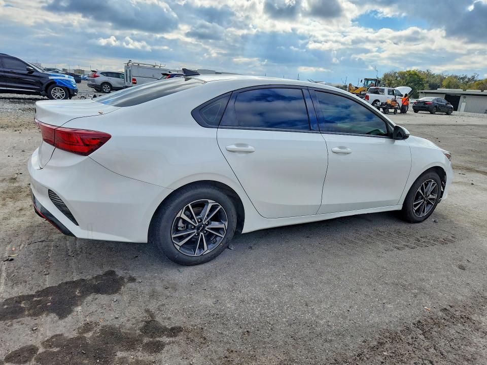 Продажа на аукционе авто 2024 Kia Forte, vin: 3KPF24AD5RE772348, номер лота: 77715695