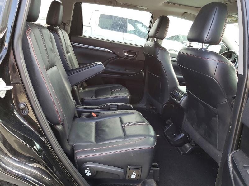 Продажа на аукционе авто 2019 Toyota Highlander, vin: 5TDKZRFH0KS359414, номер лота: 77655295