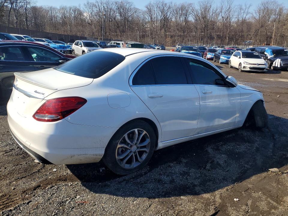 2015 Mercedes-benz C მანქანა იყიდება აუქციონზე, vin: 55SWF4KB0FU070699, აუქციონის ნომერი: 79220115