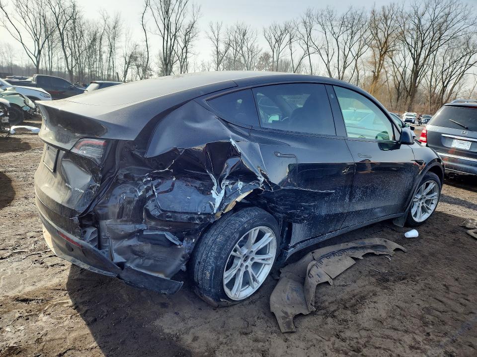 76406605 :رقم المزاد ، 7SAYGDEE1PF687739 vin ، 2023 Tesla Model Y مزاد بيع