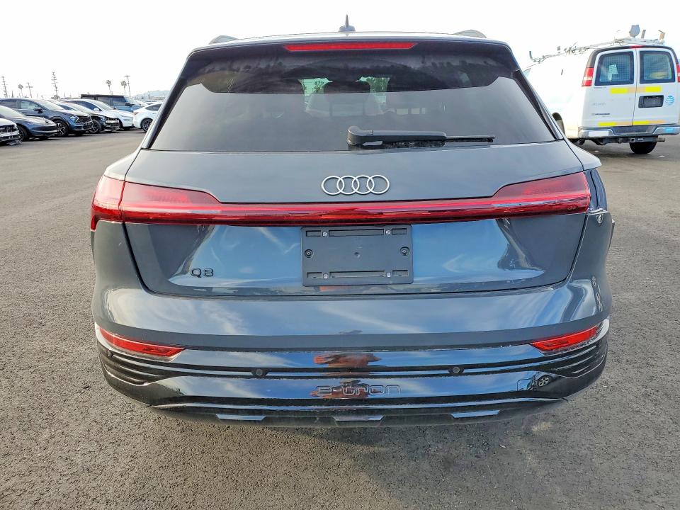 Aukcja sprzedaży 2024 Audi Q8 E-tron, vin: WA14AAGE2RB014502, numer aukcji: 77408375