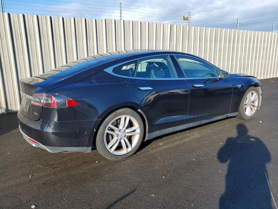 Продажа на аукционе авто 2015 Tesla Model S, vin: 5YJSA1E28FF115249, номер лота: 78111885