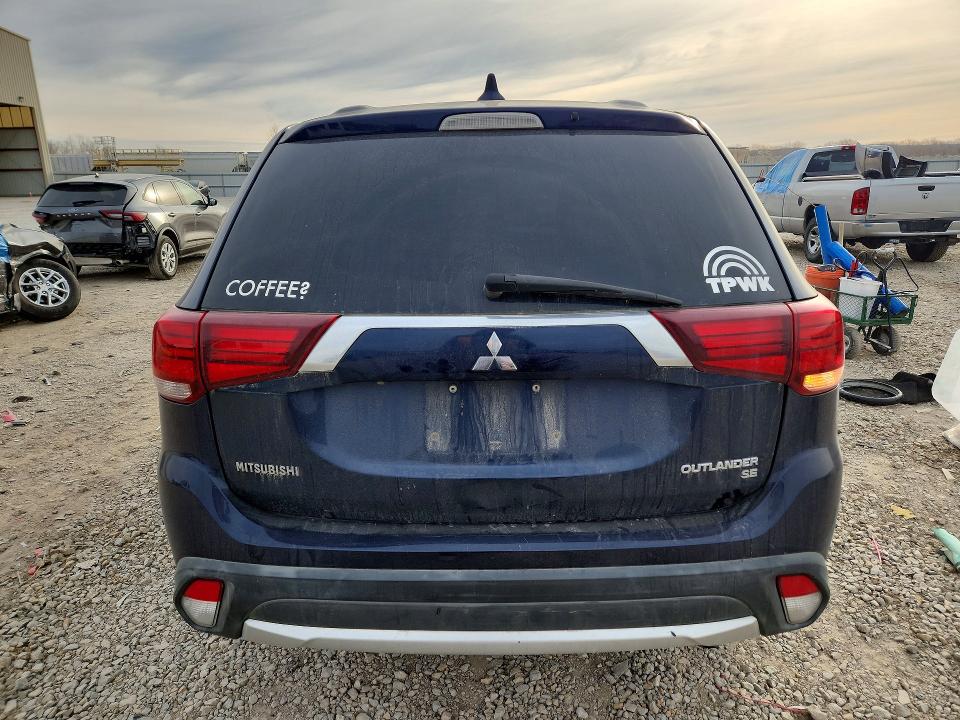 2017 Mitsubishi Outlander მანქანა იყიდება აუქციონზე, vin: JA4AD3A33HZ048046, აუქციონის ნომერი: 78853835