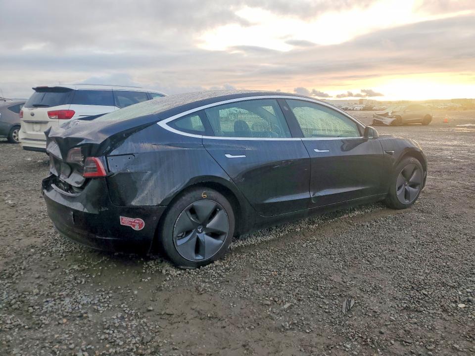78865105 :رقم المزاد ، 5YJ3E1EA5KF397876 vin ، 2019 Tesla Model 3 مزاد بيع