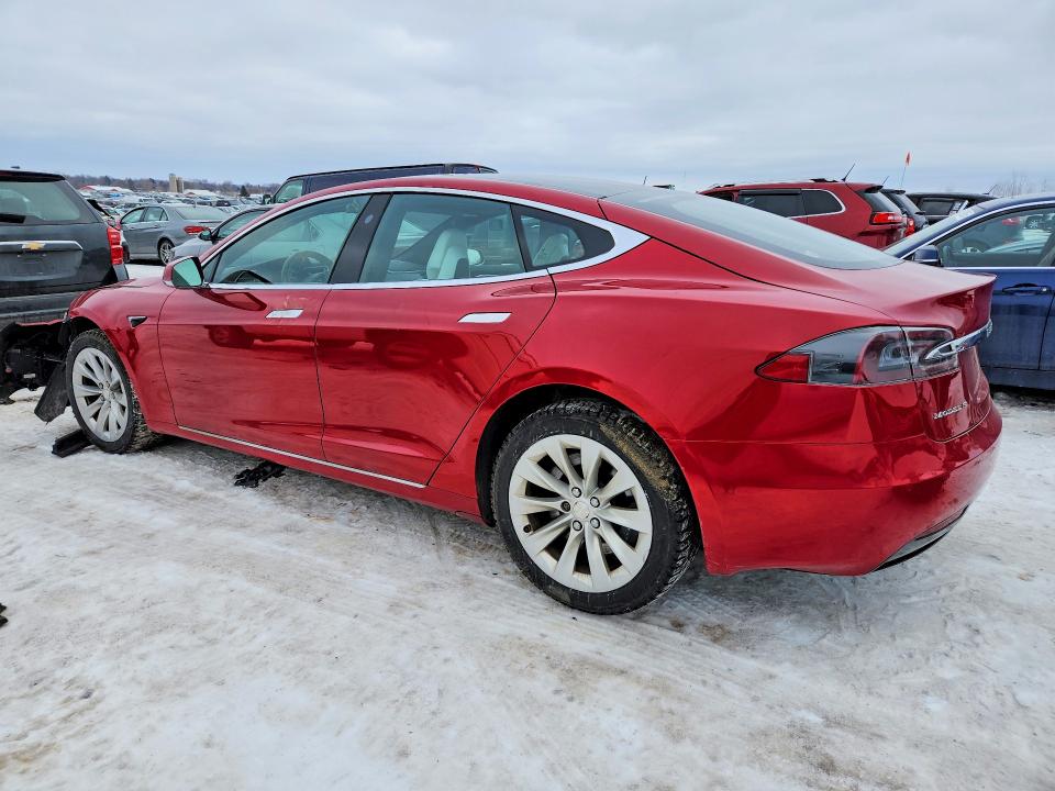 77076285 :رقم المزاد ، 5YJSA1E28HF180167 vin ، 2017 Tesla Model S مزاد بيع