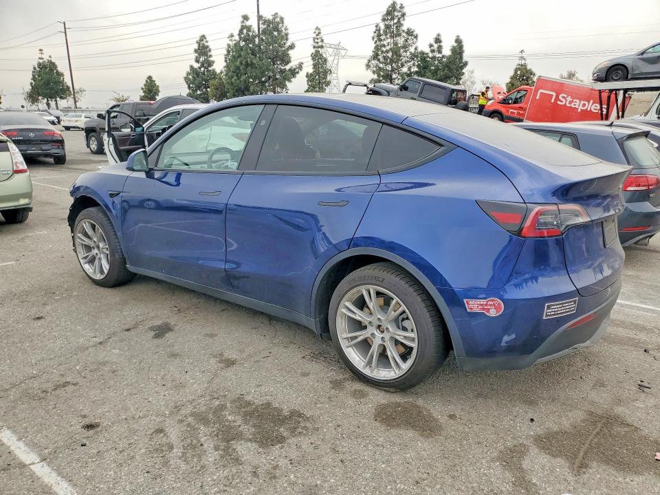 2023 Tesla Model Y მანქანა იყიდება აუქციონზე, vin: 7SAYGDED8PF957377, აუქციონის ნომერი: 77006595