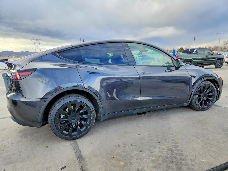 Продажа на аукционе авто 2024 Tesla Model Y, vin: 7SAYGDEE7RF079789, номер лота: 75512185