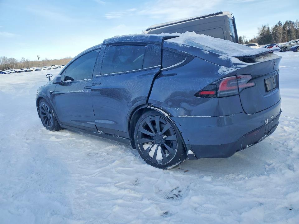 2023 Tesla Model X მანქანა იყიდება აუქციონზე, vin: 7SAXCBE52PF370239, აუქციონის ნომერი: 72842635