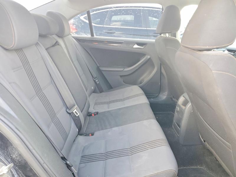 78653305 :رقم المزاد ، 3VWB67AJ1HM310932 vin ، 2017 Volkswagen Jetta مزاد بيع