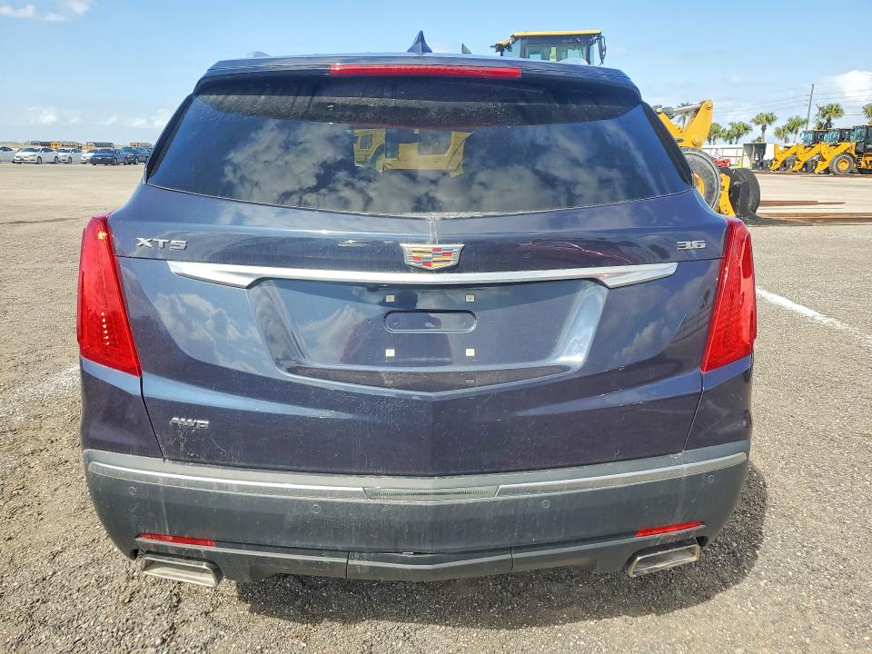 78027715 :رقم المزاد ، 1GYKNDRS2JZ248859 vin ، 2018 Cadillac Xt5 Luxury مزاد بيع