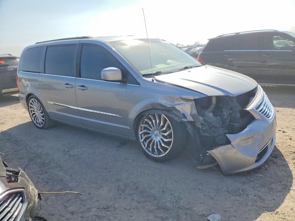 2015 Chrysler Town & Country მანქანა იყიდება აუქციონზე, vin: 2C4RC1BGXFR595615, აუქციონის ნომერი: 77557315